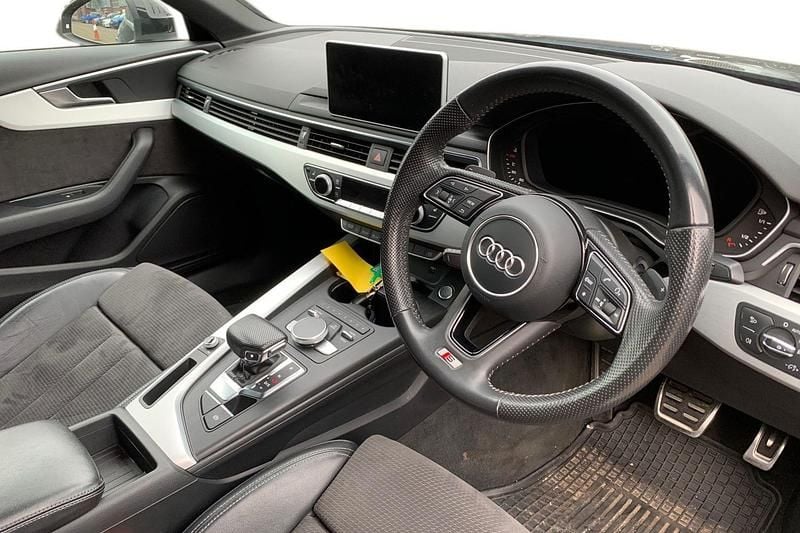 Used Audi A4 S-Line 190 HP (139 kW) 2018 Black Sedan