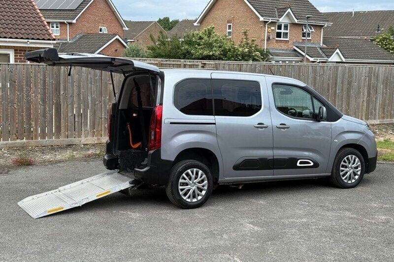 Grey Used 2020 Citroën Berlingo Feel MPV | £10,995 (Super price) - Image 1/1