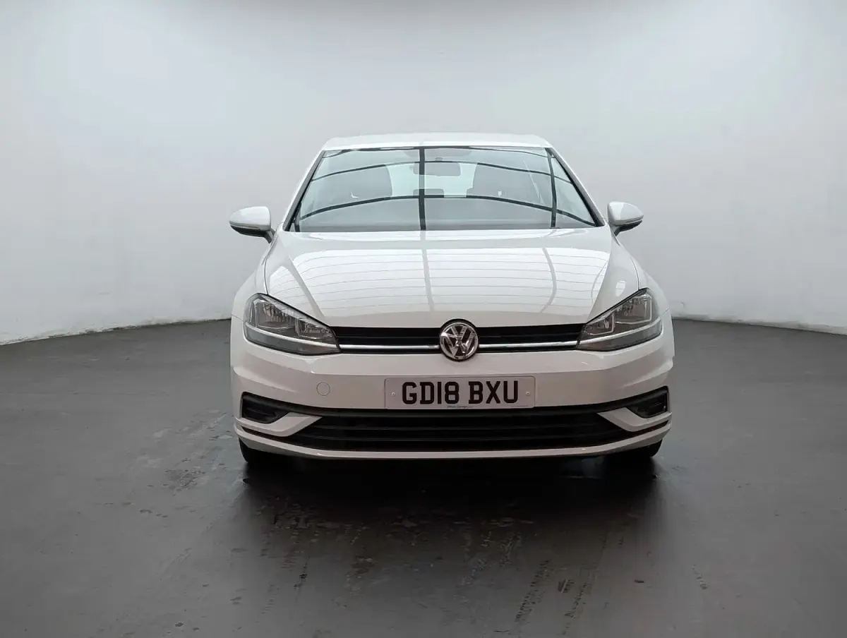 Used VW Golf VII S 125 HP (91 kW) 2018 White Hatchback