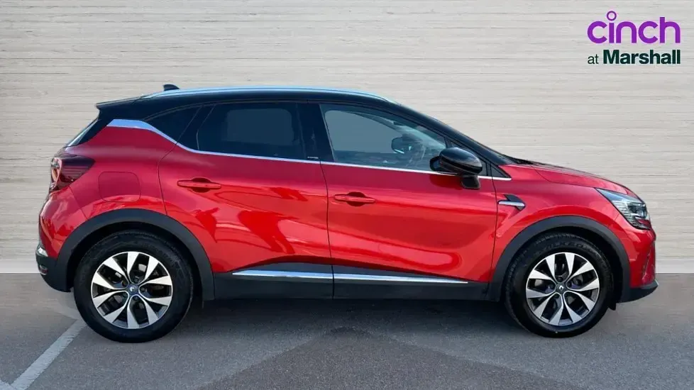 Used Renault Captur Version S 160 HP (117 kW) 2021 Red and black SUV