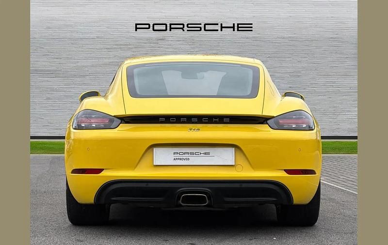 Used Porsche Cayman 300 HP (220 kW) 2022 Yellow Coupe