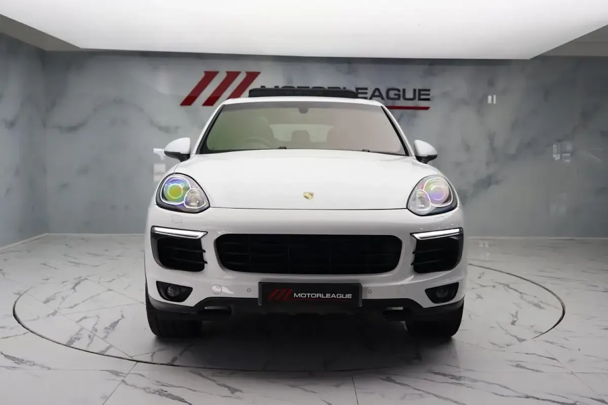 Used Porsche Cayenne Diesel 2016 White SUV