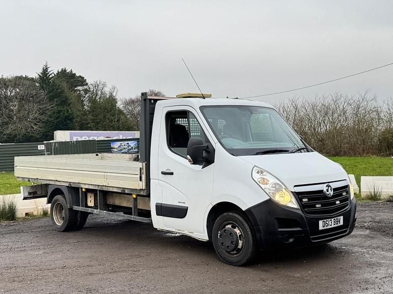 Used Vauxhall Movano 125 HP (91 kW) 2013 White MPV
