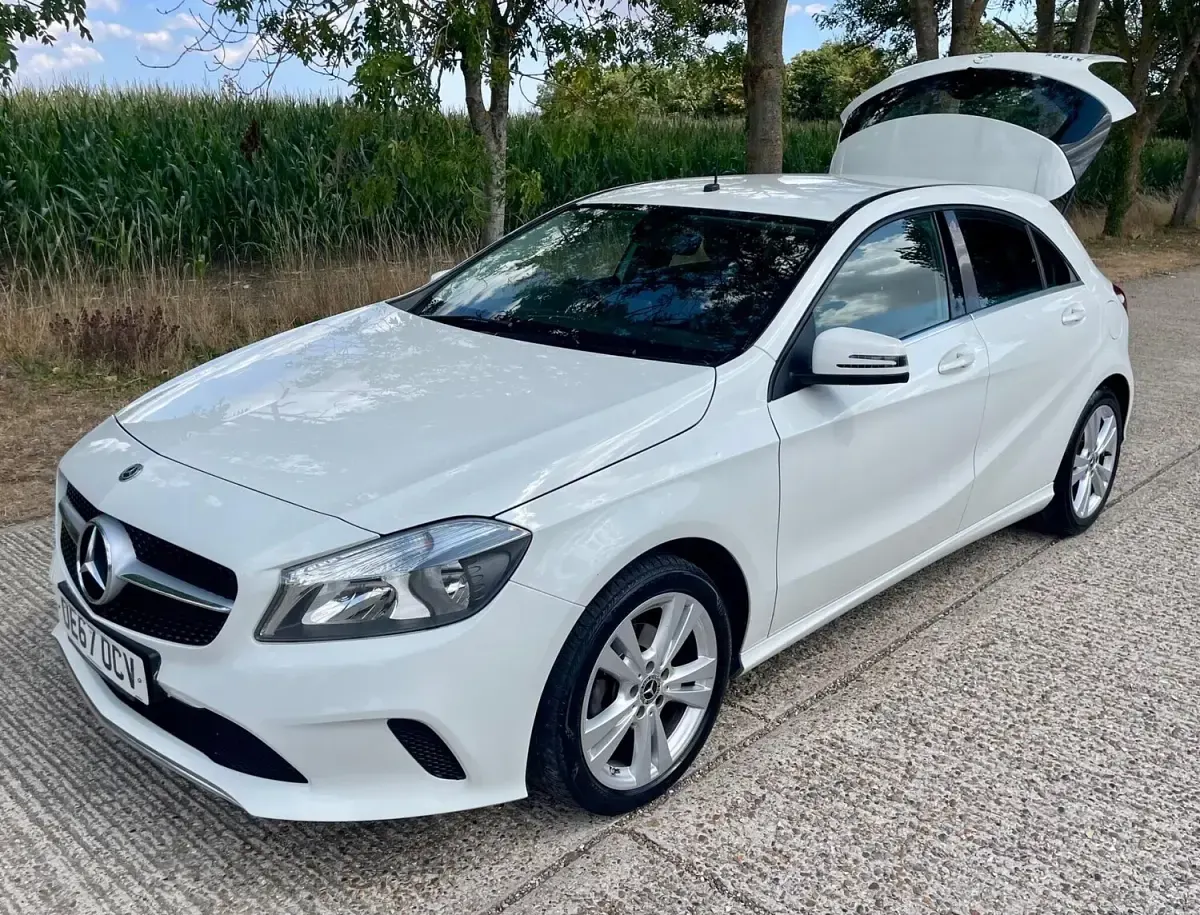 Used Mercedes A180 109 HP (80 kW) 2018 White Hatchback