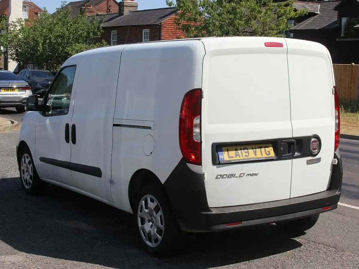 Used Fiat Doblò 95 HP (69 kW) 2019 White MPV