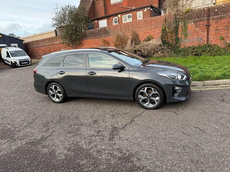 Used Kia Ceed Sportswagon 114 HP (83 kW) 2019 Grey Estate
