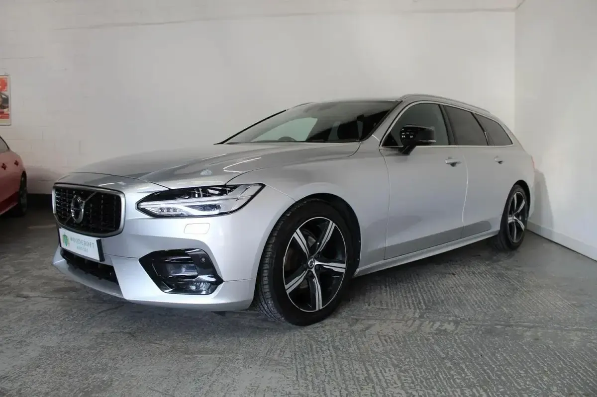 Used Volvo V90 R-Design 190 HP (139 kW) 2019 Silver Estate