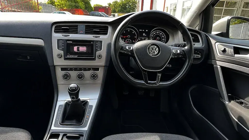 Used VW Golf VII Edition 110 HP (80 kW) 2016 Silver Hatchback