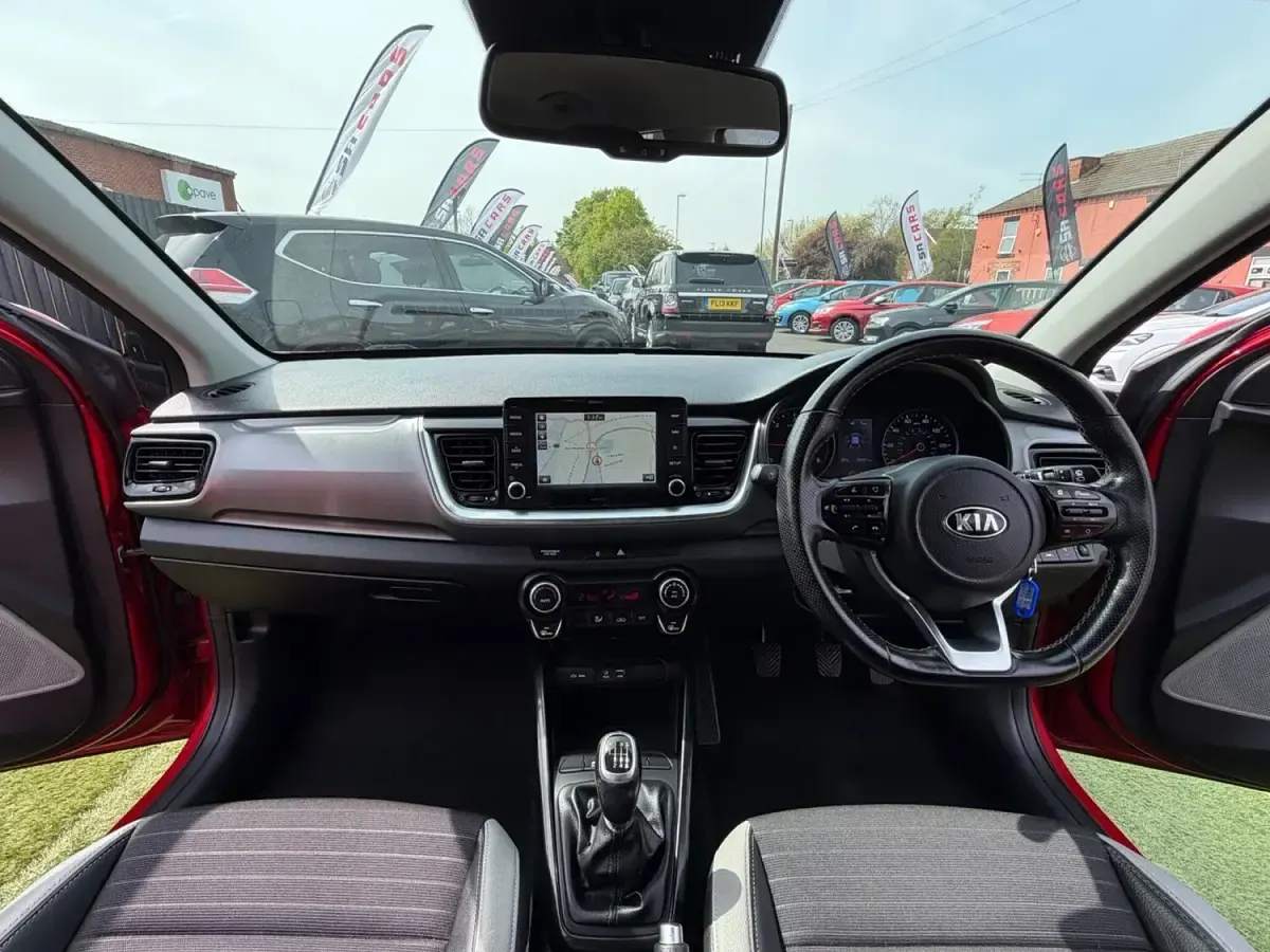 Used Kia Stonic 114 HP (83 kW) 2019 Red SUV