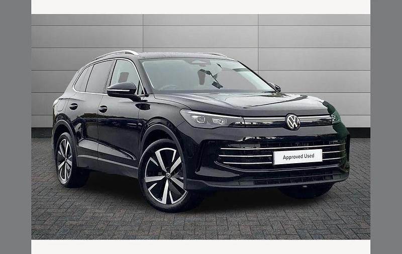 Black Used 2025 VW Tiguan Elegance SUV | £32,195 (A bit pricey) - Image 1/3