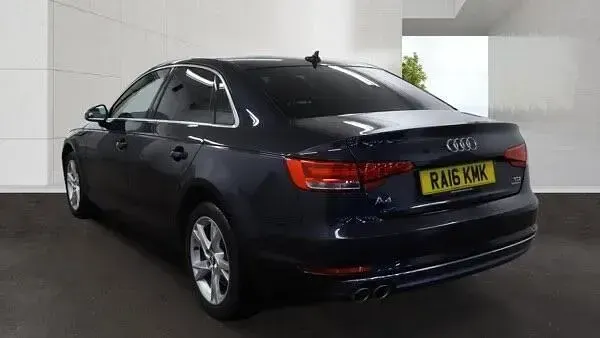 Usado Audi A4 Sport 2016 Azul Berlina
