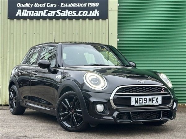 Black Used 2019 Mini Cooper S Hatch Hatchback | £13,495 (Fair price) - Image 1/1