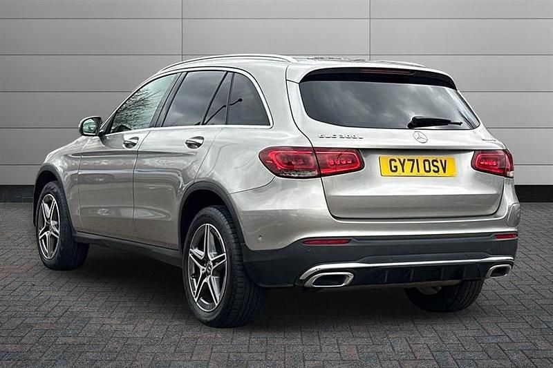 Second-hand Mercedes GLC300e AMG line 320 CP (235 kW) 2022 Argintiu Break