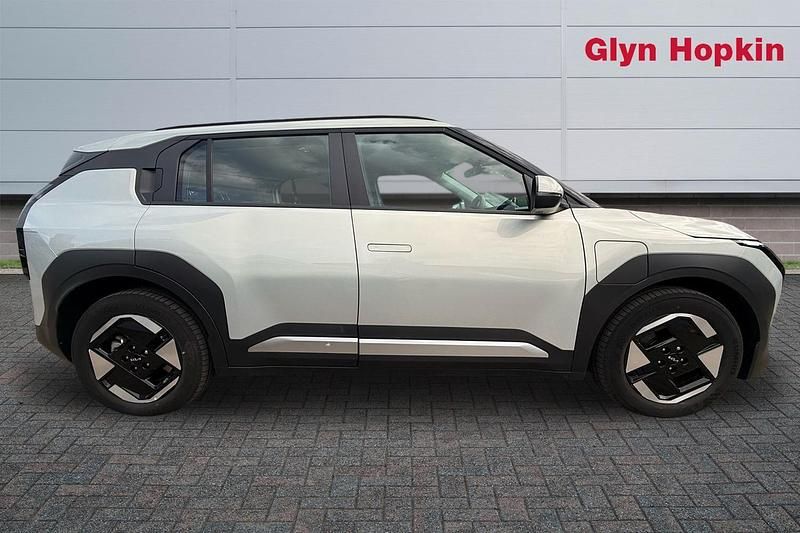 Used Kia EV3 Air 147 kW (201 HP) 2025 Silver SUV