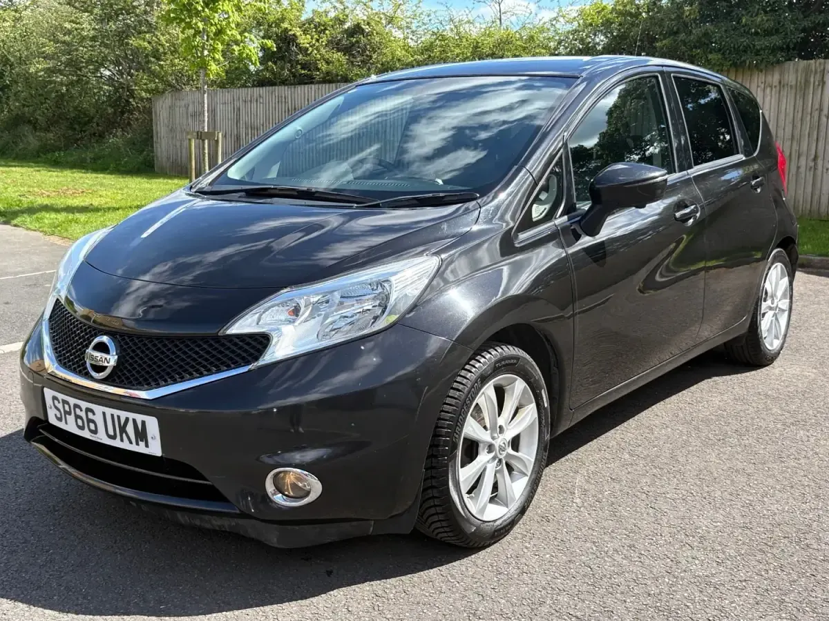 Begagnad Nissan Note Tekna 2017 Svart Halvkombi