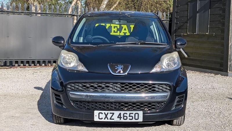 Begagnad Peugeot 107 68 HK (50 kW) 2009 Svart Halvkombi