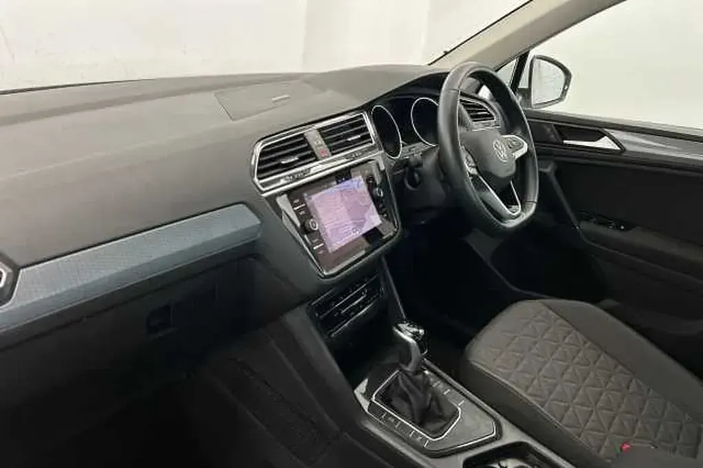 Używany VW Tiguan Life 150 KM (110 kW) 2023 Biały SUV