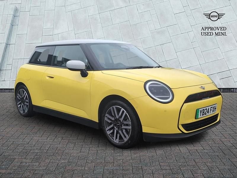 Used Mini Cooper Hatch 135 kW (184 HP) 2024 Yellow Hatchback