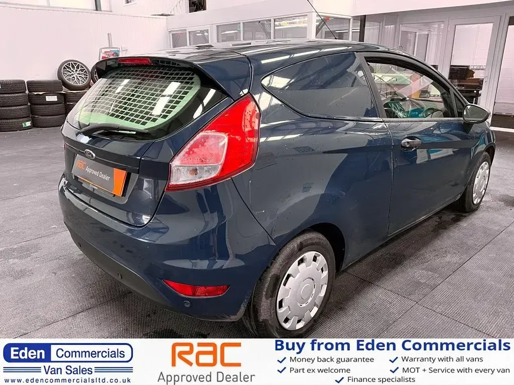 Used Ford Fiesta 95 HP (69 kW) 2014 Multicoloured Hatchback