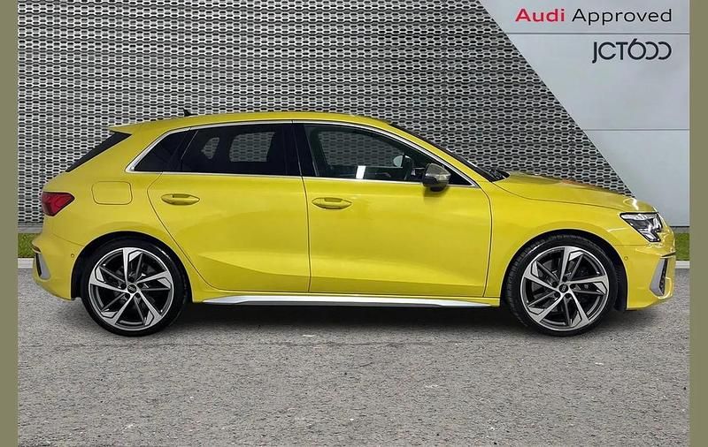 Used Audi S3 Sportback Comfort 310 HP (228 kW) 2022 Yellow Hatchback