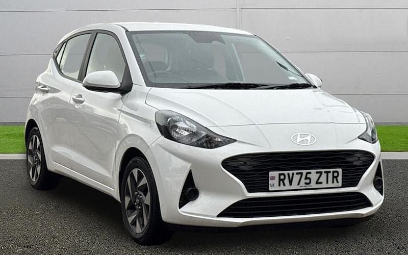White Used 2025 Hyundai i10 Advanced Hatchback | £15,499 (Fair price) - Image 1/4
