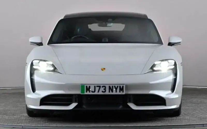 Usado Porsche Taycan 500 kW (680 CV) 2023 Gris Berlina