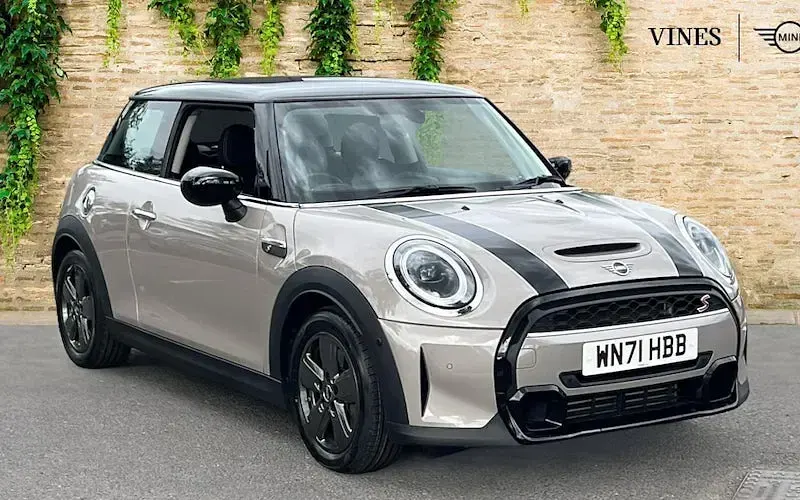 Used Mini Cooper S Classic 178 HP (130 kW) 2021 Hatchback