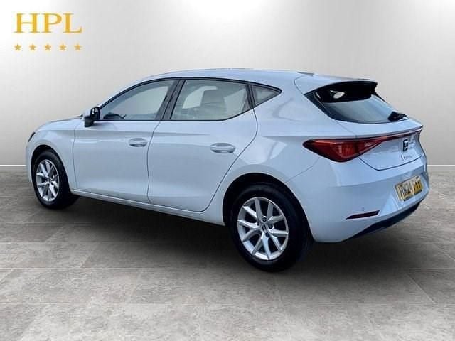 Begagnad Seat Leon SE 110 HK (80 kW) 2024 Vit Halvkombi