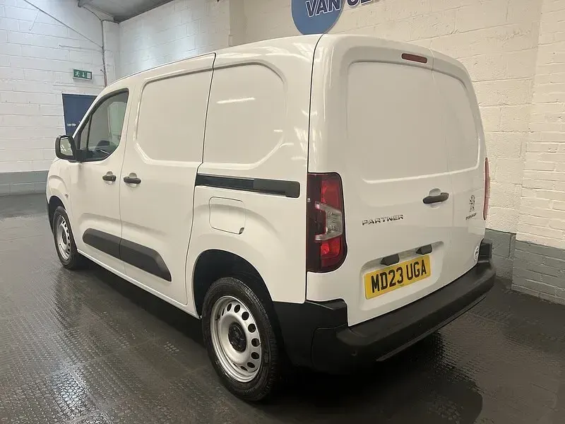 Used Peugeot Partner Premium 131 HP (96 kW) 2023 White MPV