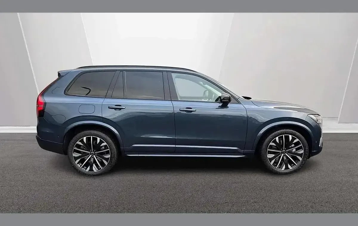 Used Volvo XC90 Ultra 247 HP (181 kW) 2025 Blue SUV
