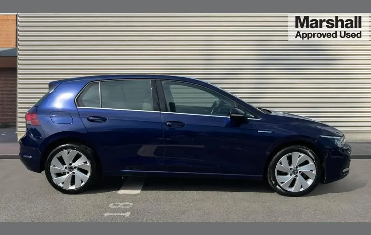 Used VW Golf VIII Style 128 HP (94 kW) 2021 Blue Hatchback