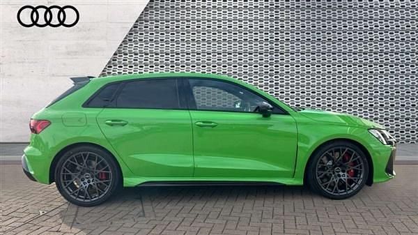 Begagnad Audi RS3 Comfort 400 HK (294 kW) 2025 Grön Sedan
