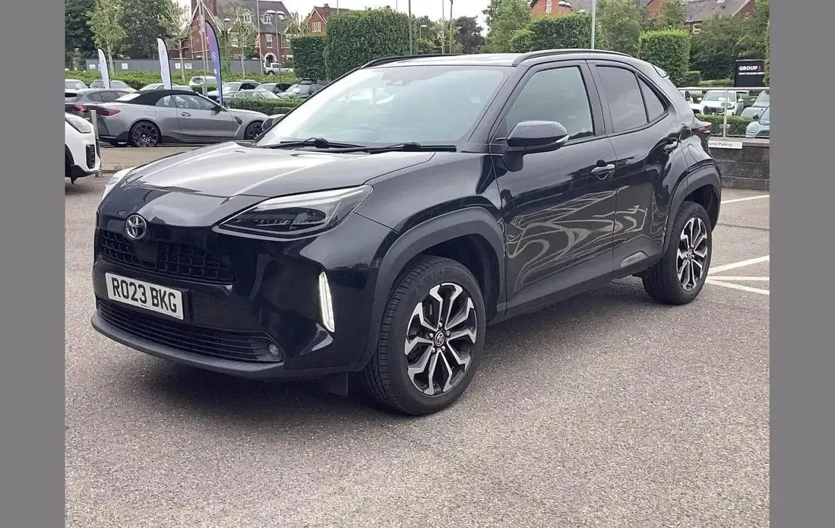 Used Toyota Yaris Cross Design 114 HP (83 kW) 2023 Black SUV