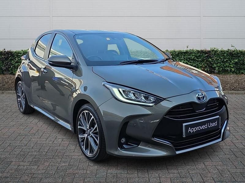 Used Toyota Yaris Hybrid 2023 Bronze Hatchback