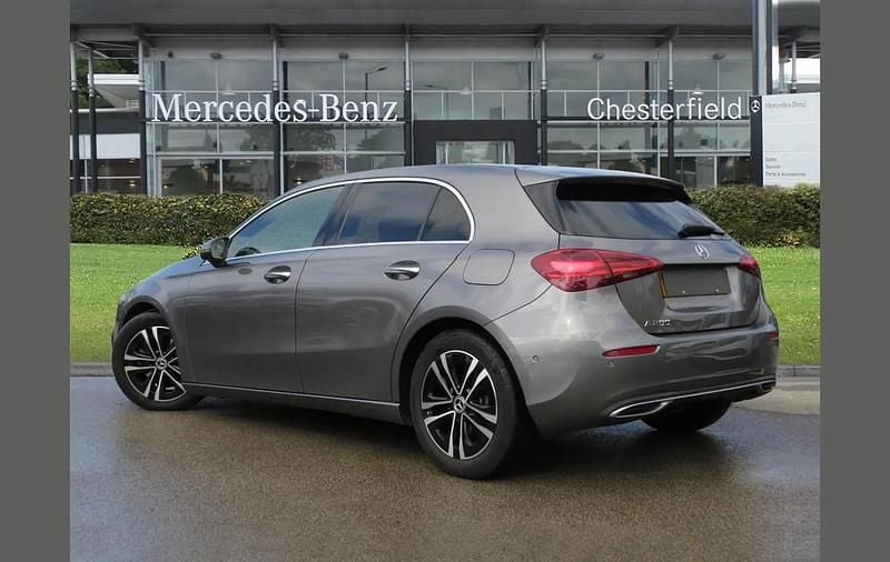 Usado Mercedes A200 Executive 161 CV (118 kW) 2024 Gris Utilitario
