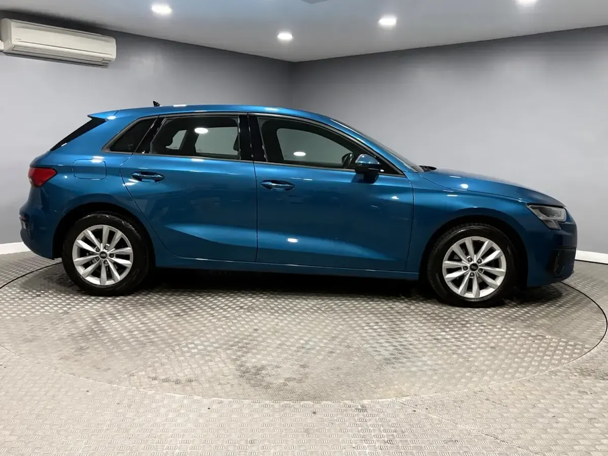 Used Audi A3 Sportback Performance 110 HP (80 kW) 2022 Blue Hatchback