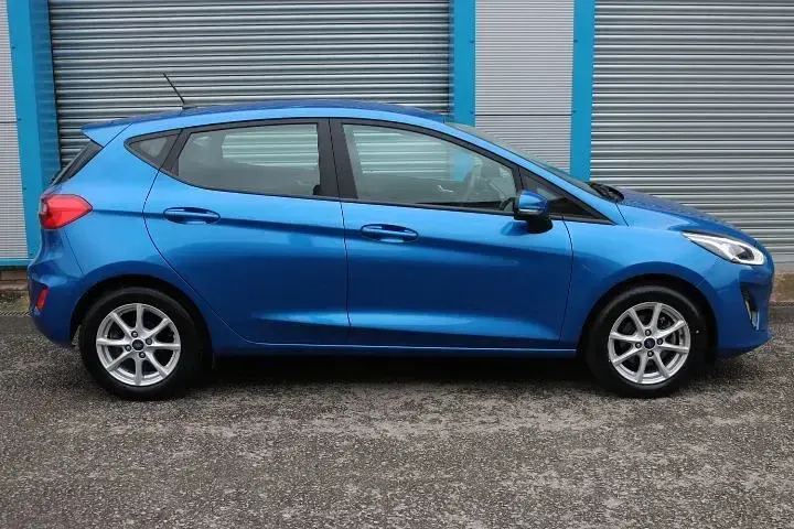 Begagnad Ford Fiesta Zetec 100 HK (73 kW) 2019 Blå Halvkombi