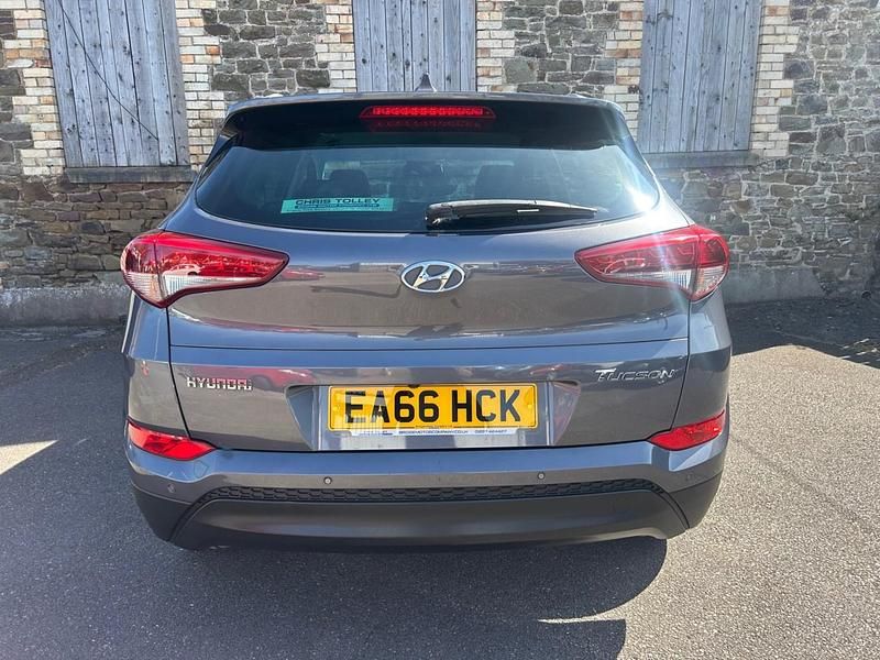 Used Hyundai Tucson Premium 141 HP (103 kW) 2016 Grey SUV