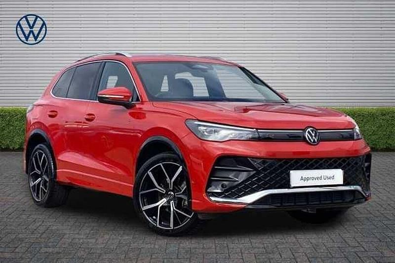 Used VW Tiguan R-line 150 HP (110 kW) 2024 Persimmon red SUV