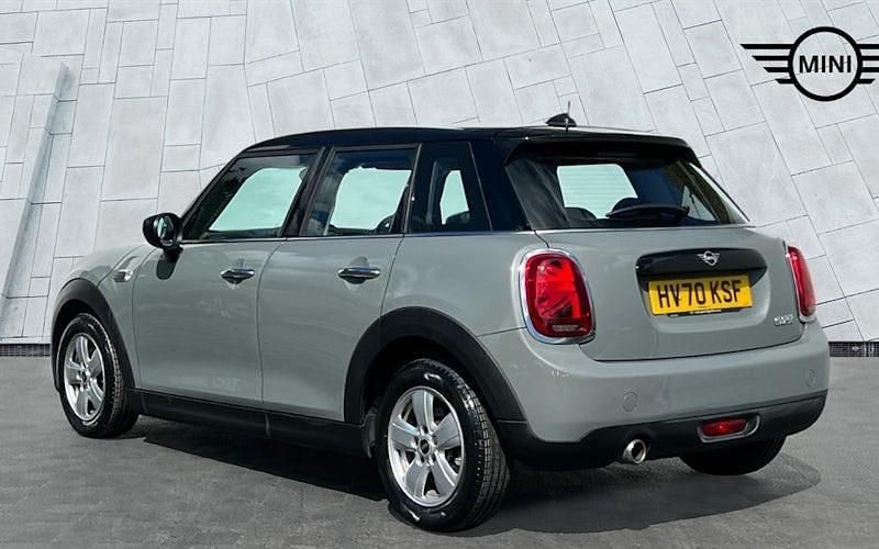 Usado Mini Cooper Classic 136 HP (100 kW) 2020 Cinzento Citadino