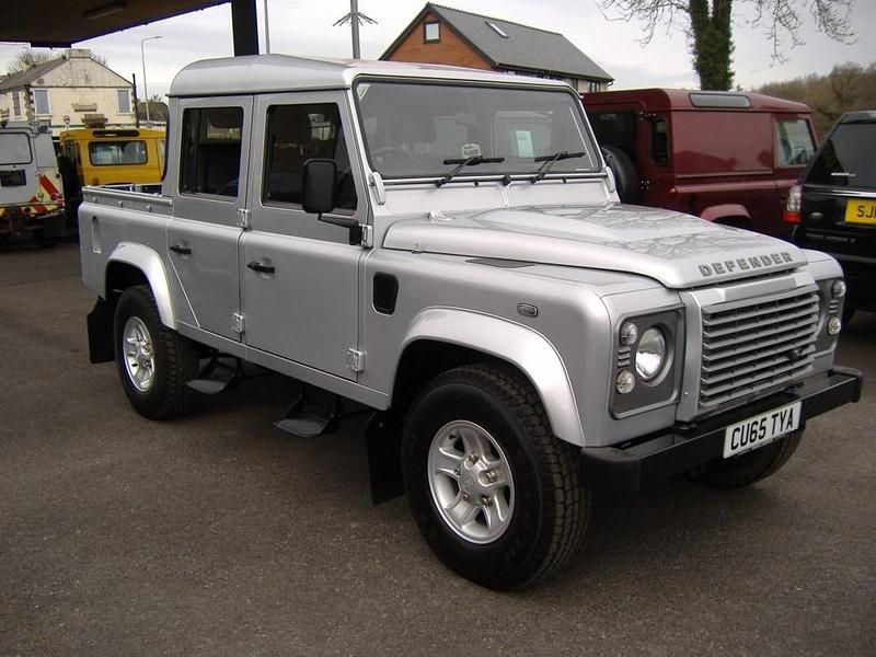 Silver Used 2015 Land Rover Defender SUV | £31,995 (Expensive) - Image 1/4
