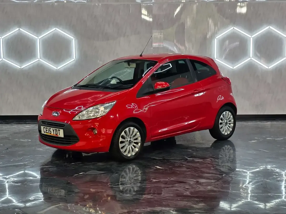 Used Ford Ka Zetec 69 HP (50 kW) 2015 Red Hatchback
