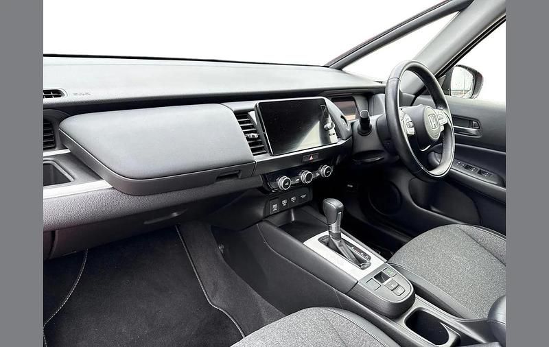 Used Honda Jazz Hybrid 107 HP (78 kW) 2022 Red Hatchback