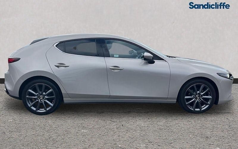 Usado Mazda 3 Inclusive 122 HP (89 kW) 2022 Prateado Citadino