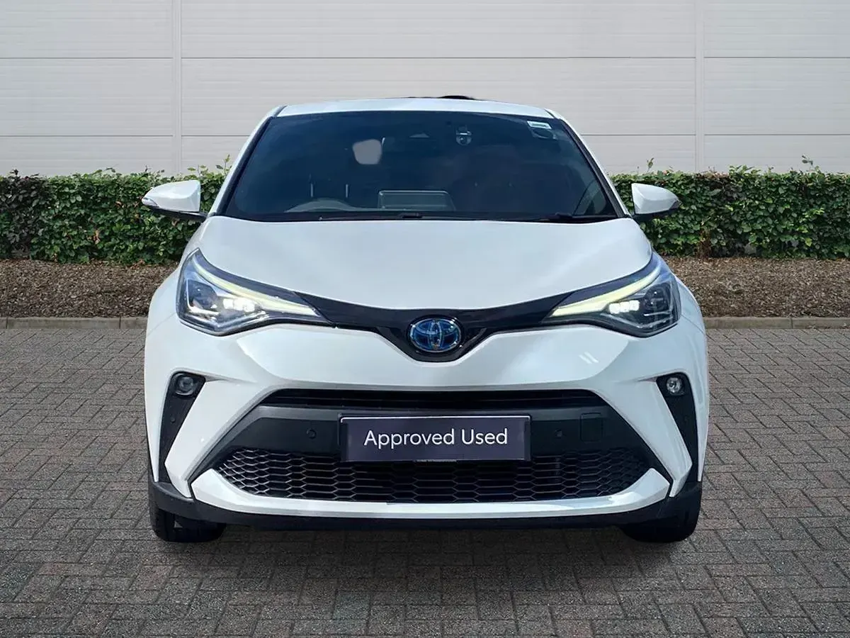 Used Toyota C-HR 122 HP (89 kW) 2022 White SUV