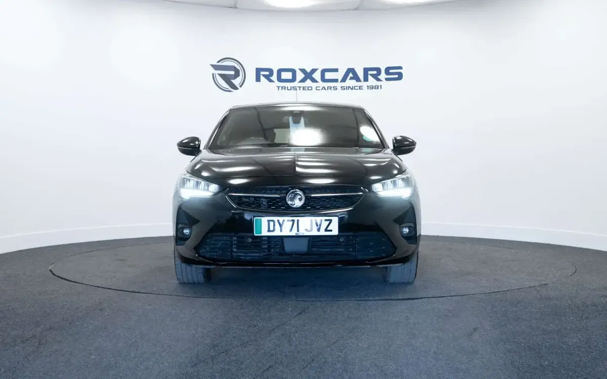 Second-hand Vauxhall Corsa-e SRi 100 kW (136 CP) 2021 Negru Hatchback