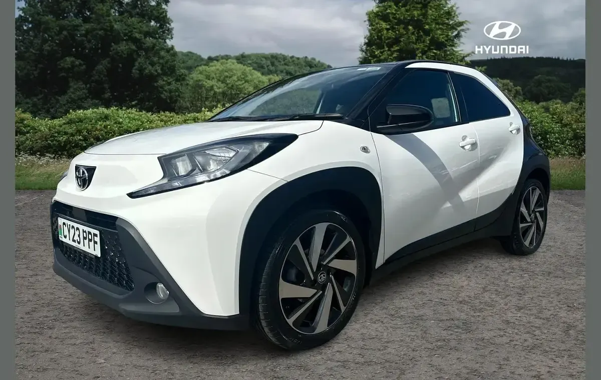 Used Toyota Aygo X 72 HP (52 kW) 2023 White SUV
