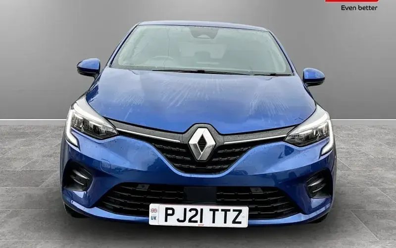 Used Renault Clio Version S 140 HP (102 kW) 2022 Hatchback