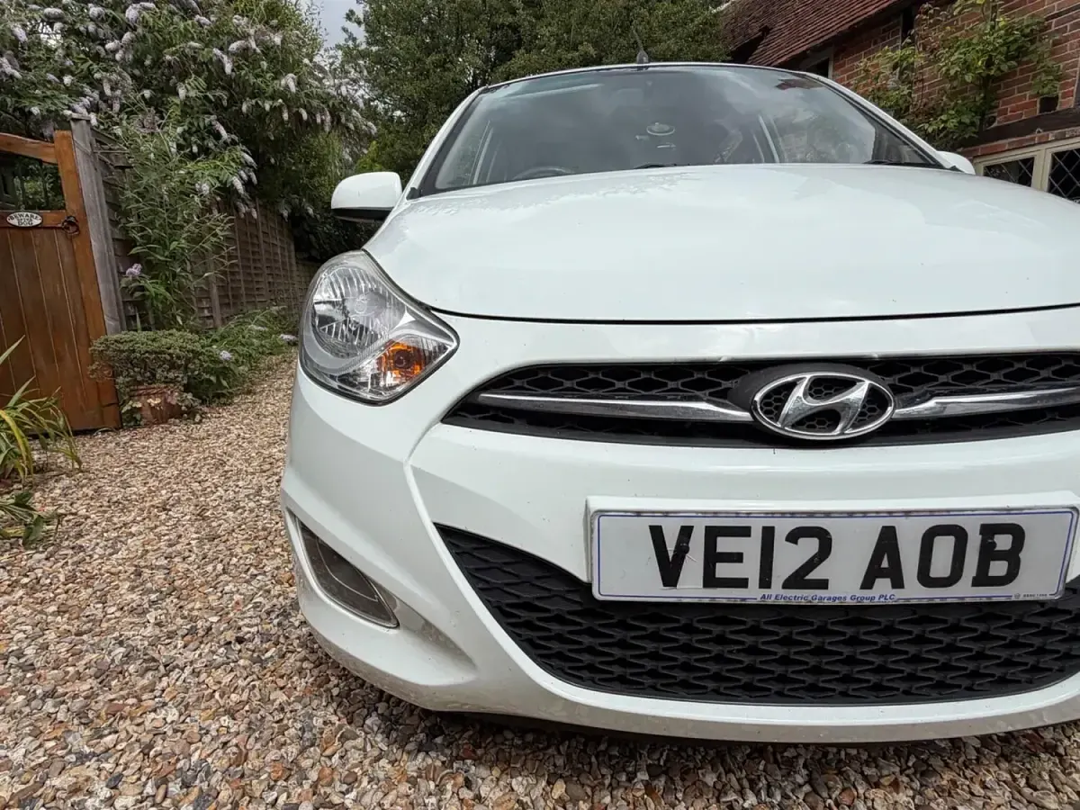 Used Hyundai i10 Active 86 HP (63 kW) 2012 White Hatchback
