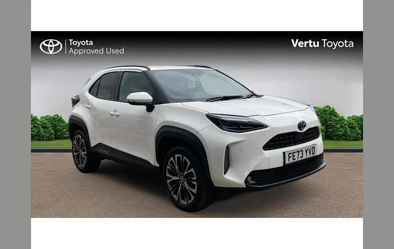 White Used 2023 Toyota Yaris Cross SUV | £22,499 (Good price) - Image 1/4